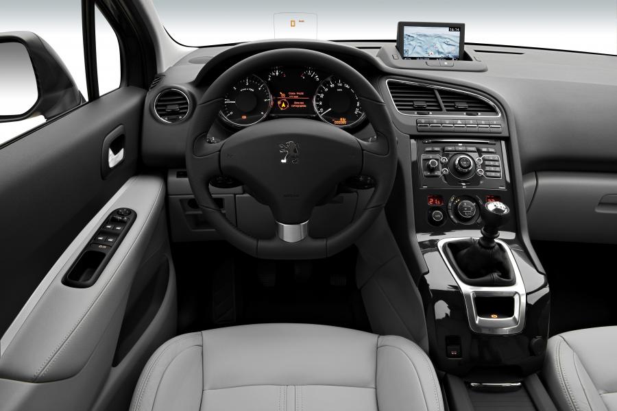  Peugeot 5008 2009 года  (фото 19 из 122)